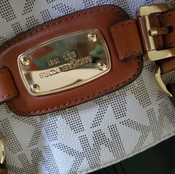 Michael Kors Women's purse 👜 - Picture 4 of 8